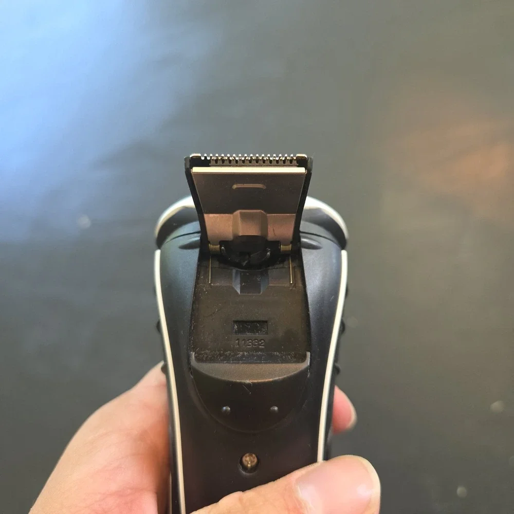 Philips Norelco 7310XL Men's Cordless Rotary Electric Shaver with Pop-up Trimmer